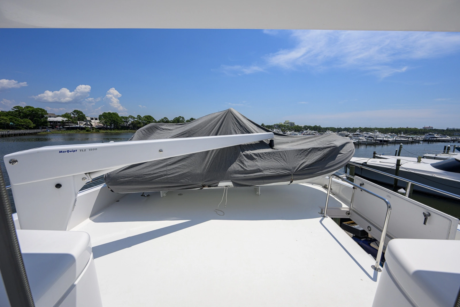 2013 Hatteras 80 Motor Yacht
