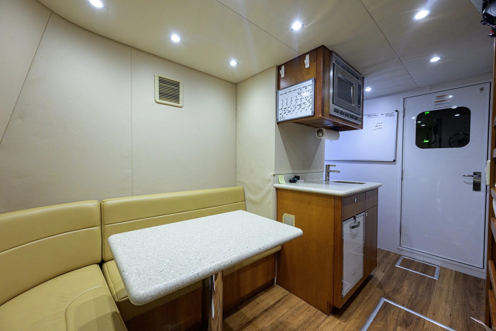 2013 Hatteras 80 Motor Yacht