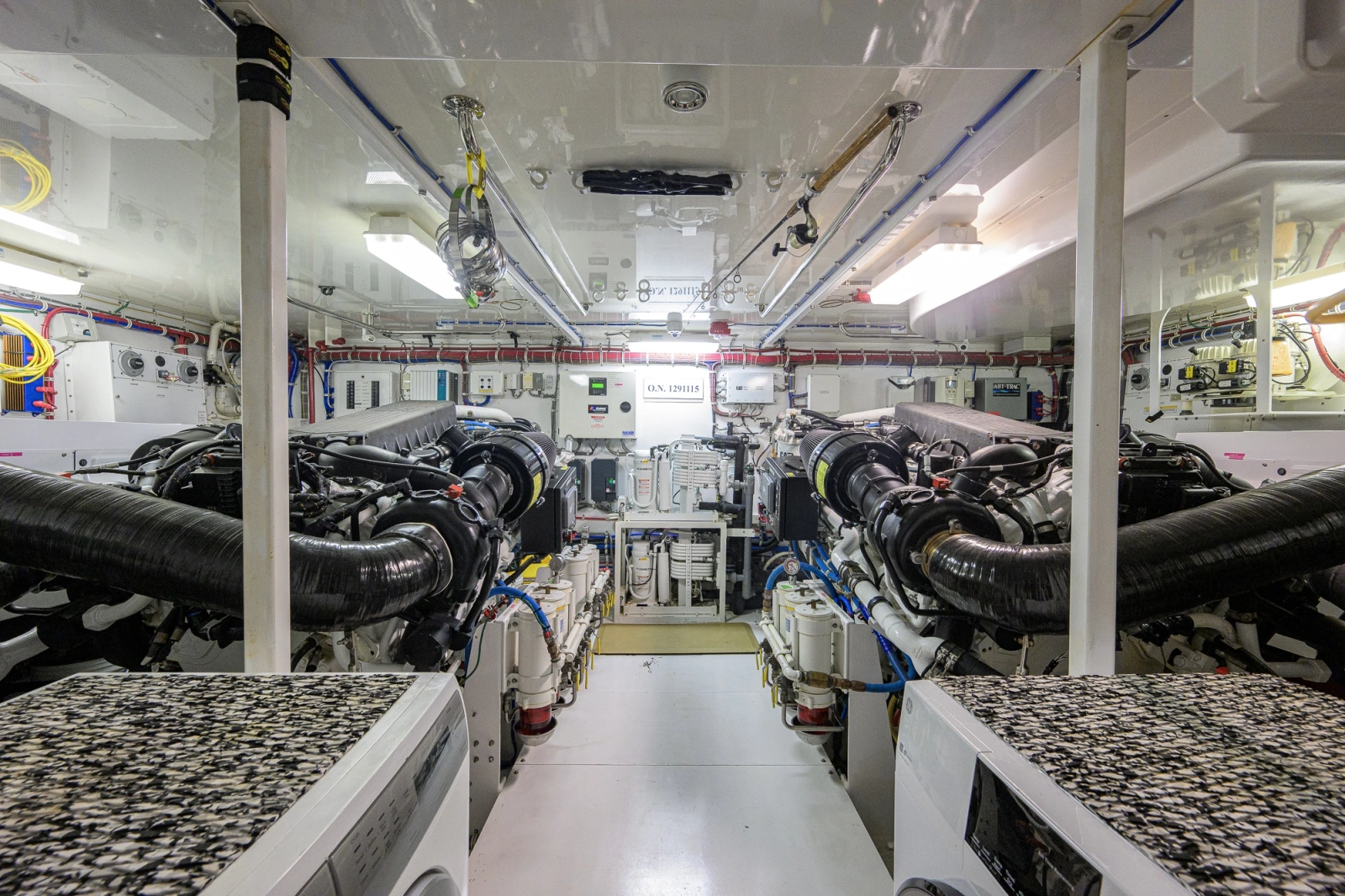 2013 Hatteras 80 Motor Yacht