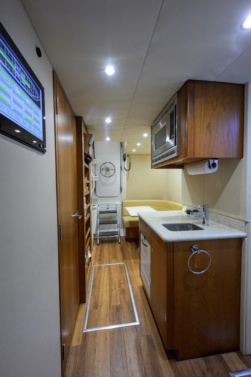 2013 Hatteras 80 Motor Yacht