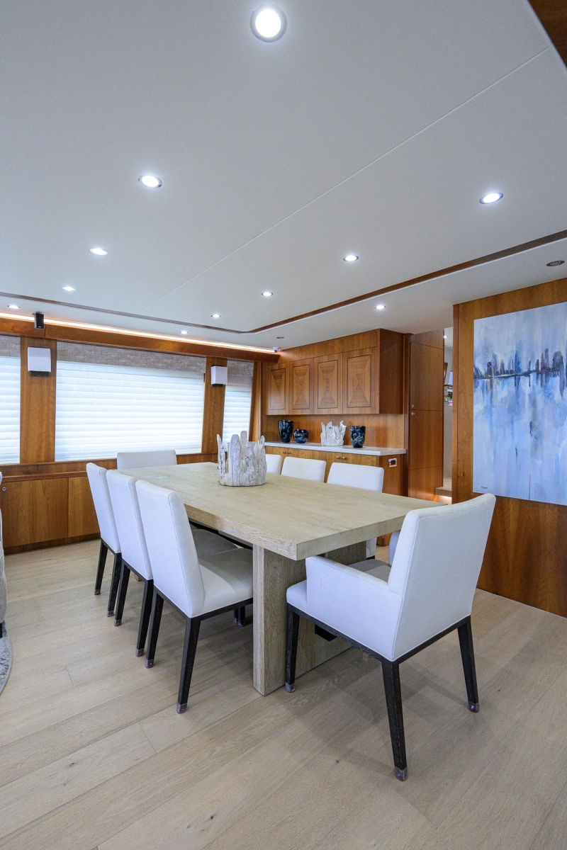 2013 Hatteras 80 Motor Yacht