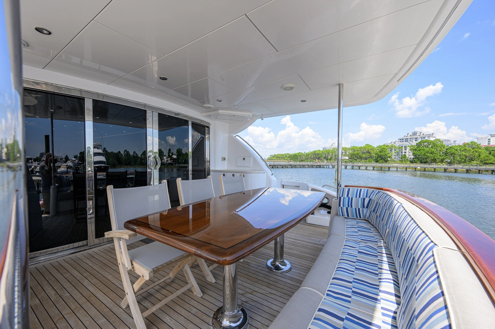 2013 Hatteras 80 Motor Yacht