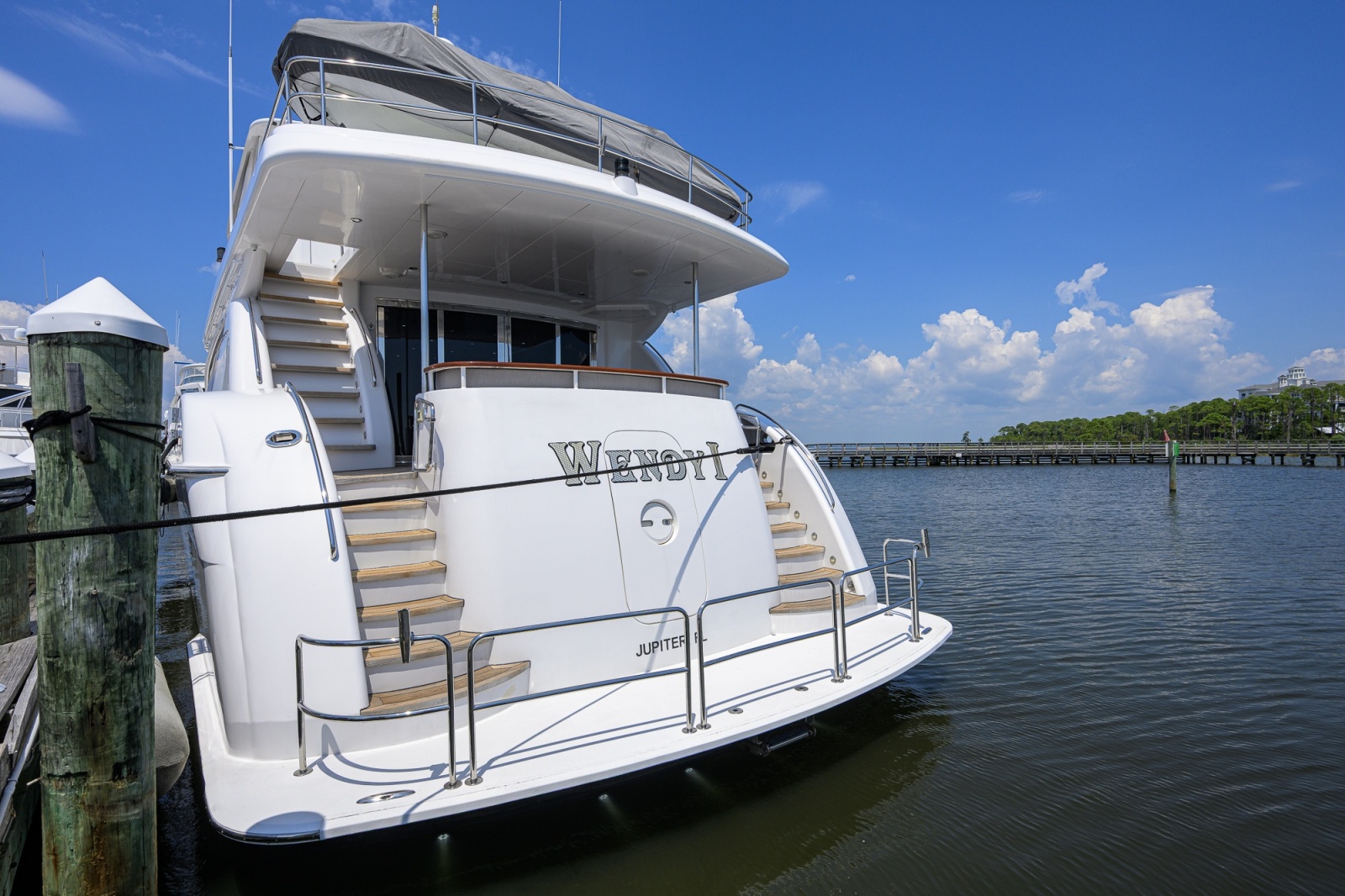 2013 Hatteras 80 Motor Yacht