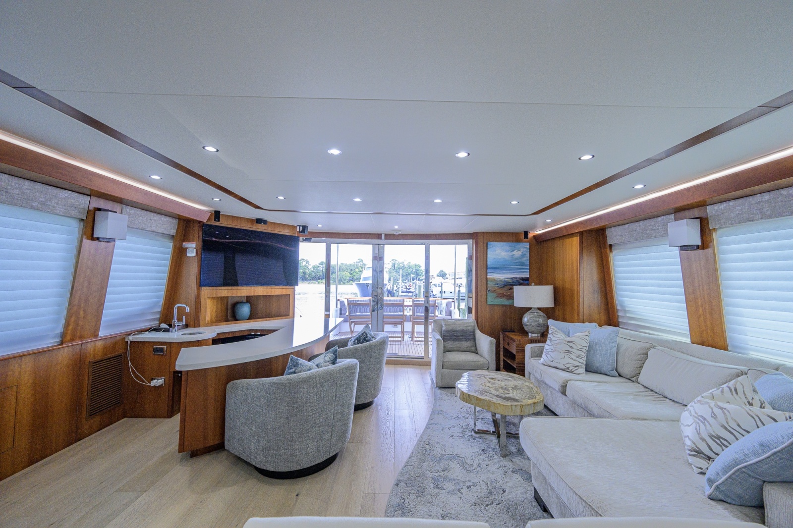 2013 Hatteras 80 Motor Yacht