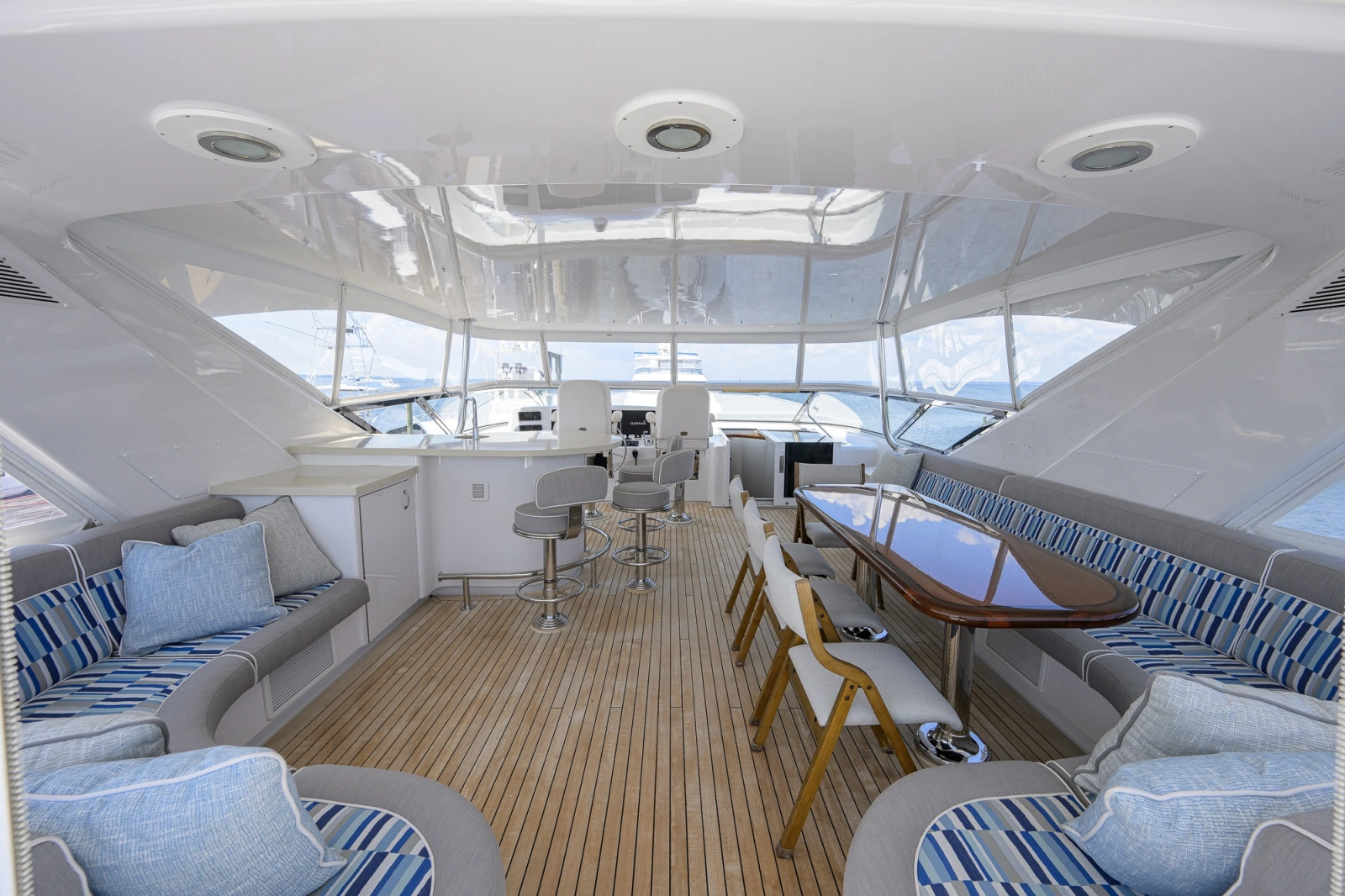 2013 Hatteras 80 Motor Yacht