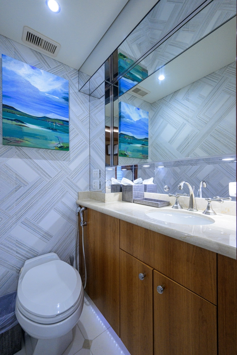 2013 Hatteras 80 Motor Yacht