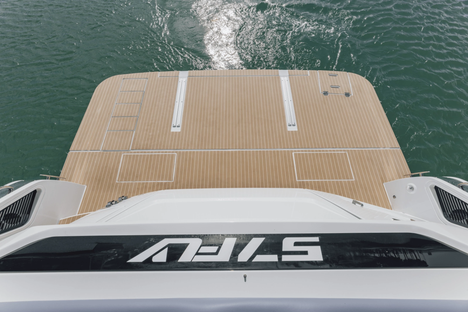 57ft Cruisers Yachts Yacht For Sale