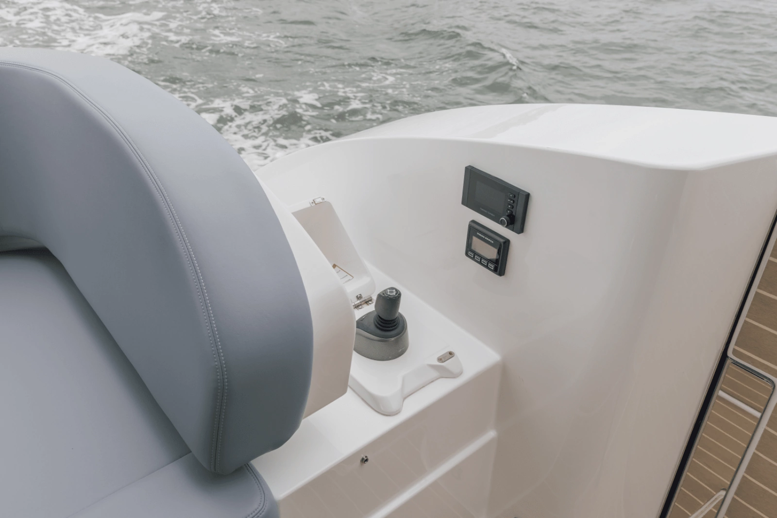 57ft Cruisers Yachts Yacht For Sale