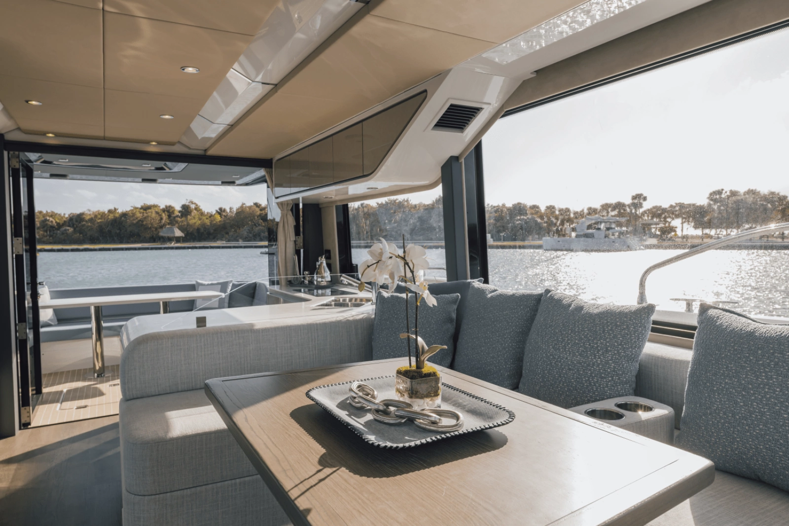 57ft Cruisers Yachts Yacht For Sale