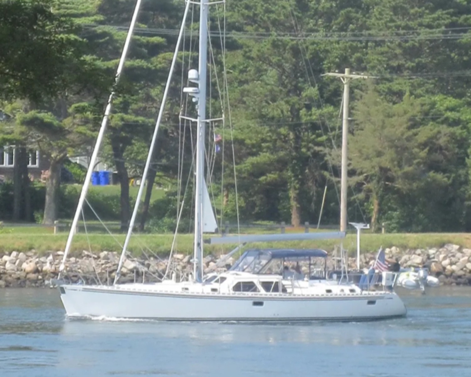 2004 Hylas 