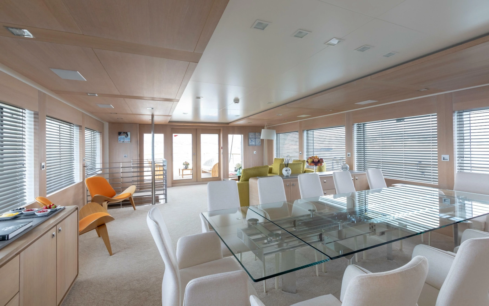Main Salon Aft