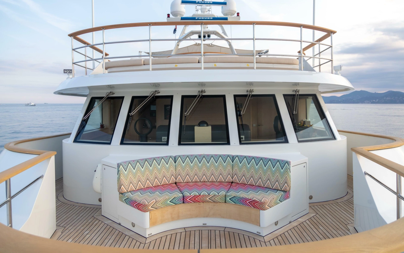 Bow Seating
