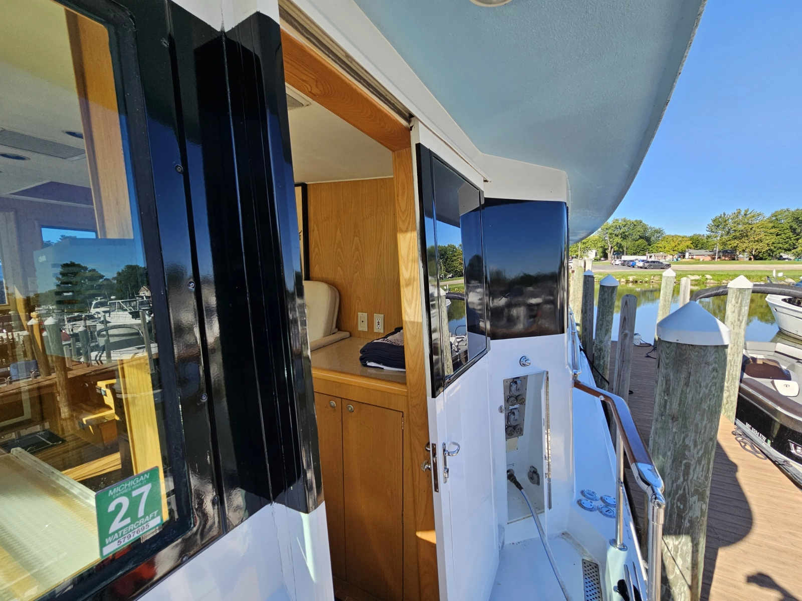 1991 Hatteras 70 Cockpit Motor Yacht