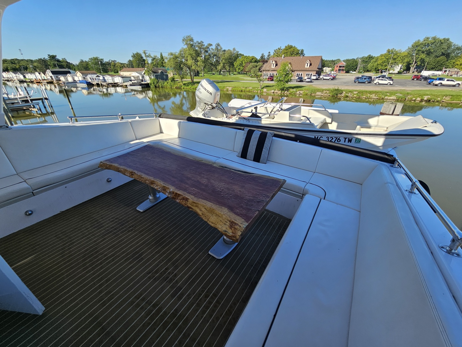1991 Hatteras 70 Cockpit Motor Yacht