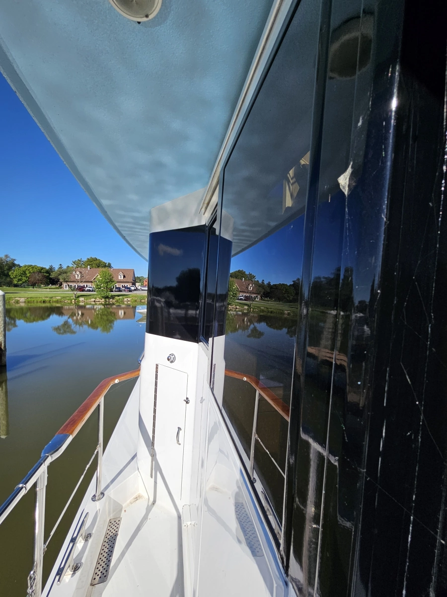1991 Hatteras 70 Cockpit Motor Yacht