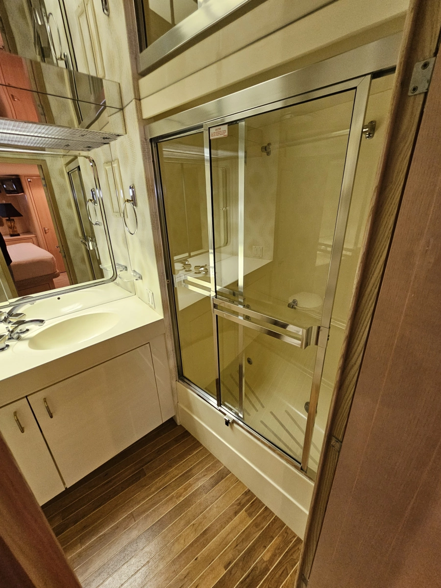 1991 Hatteras 70 Cockpit Motor Yacht