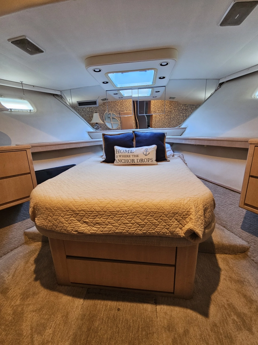 1991 Hatteras 70 Cockpit Motor Yacht
