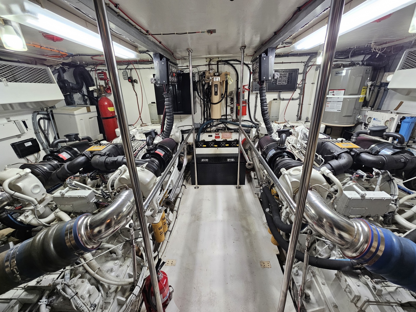 1991 Hatteras 70 Cockpit Motor Yacht