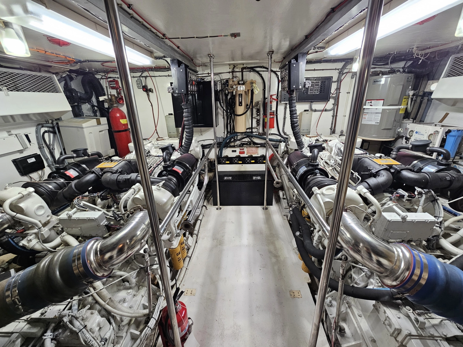1991 Hatteras 70 Cockpit Motor Yacht