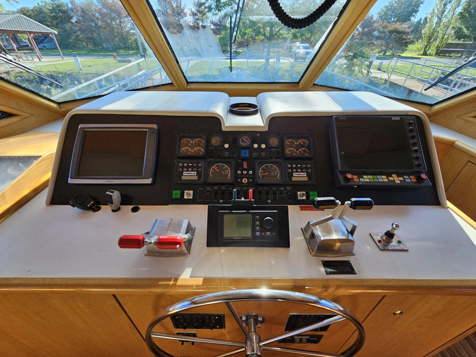1991 Hatteras 70 Cockpit Motor Yacht