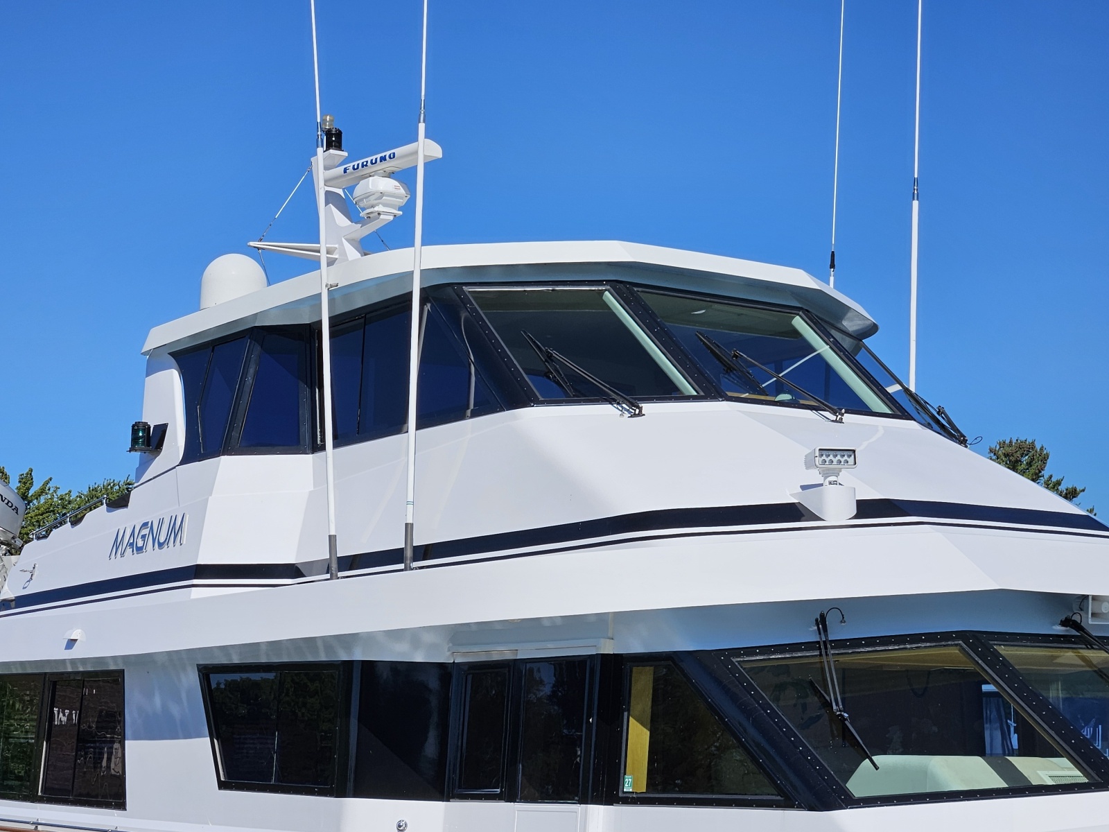 1991 Hatteras 70 Cockpit Motor Yacht