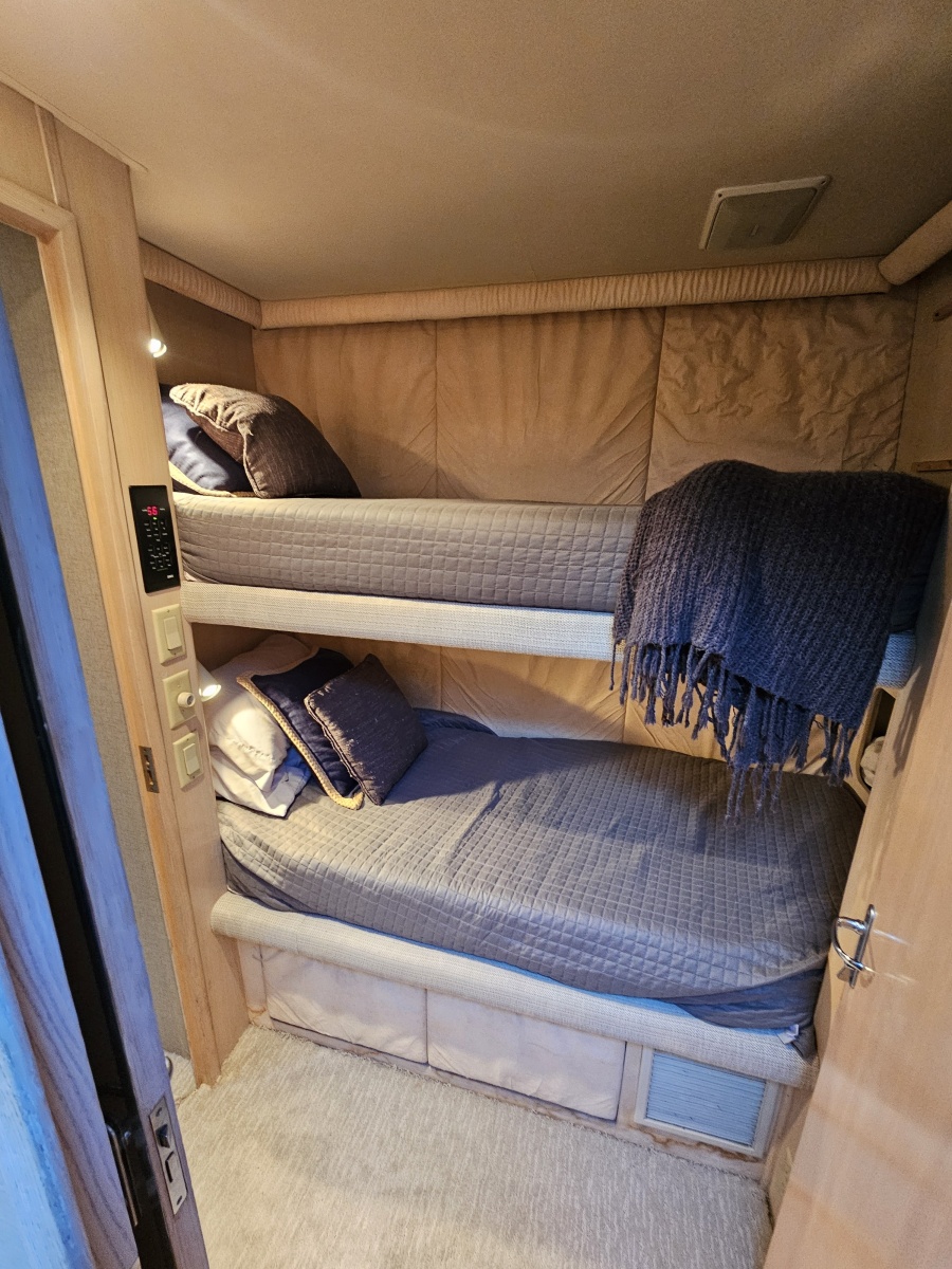 1991 Hatteras 70 Cockpit Motor Yacht