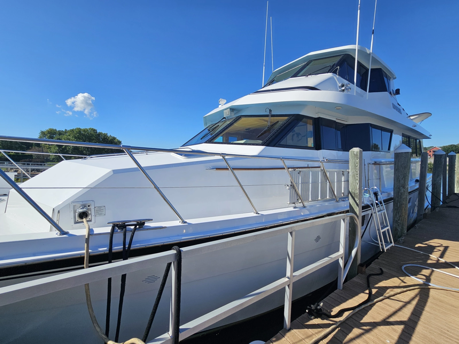 1991 Hatteras 70 Cockpit Motor Yacht