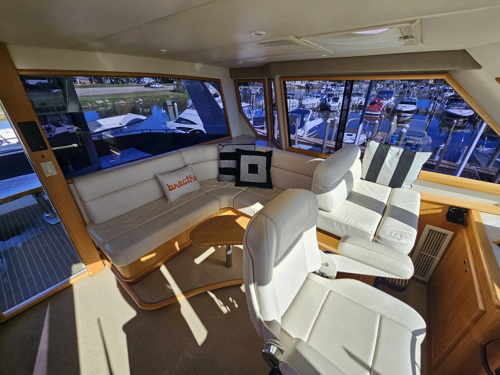 1991 Hatteras 70 Cockpit Motor Yacht