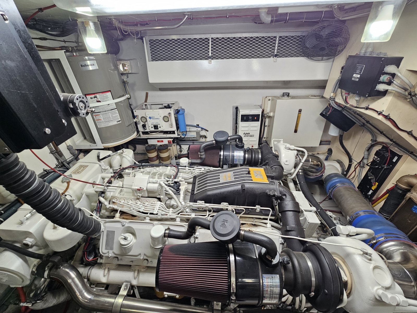 1991 Hatteras 70 Cockpit Motor Yacht