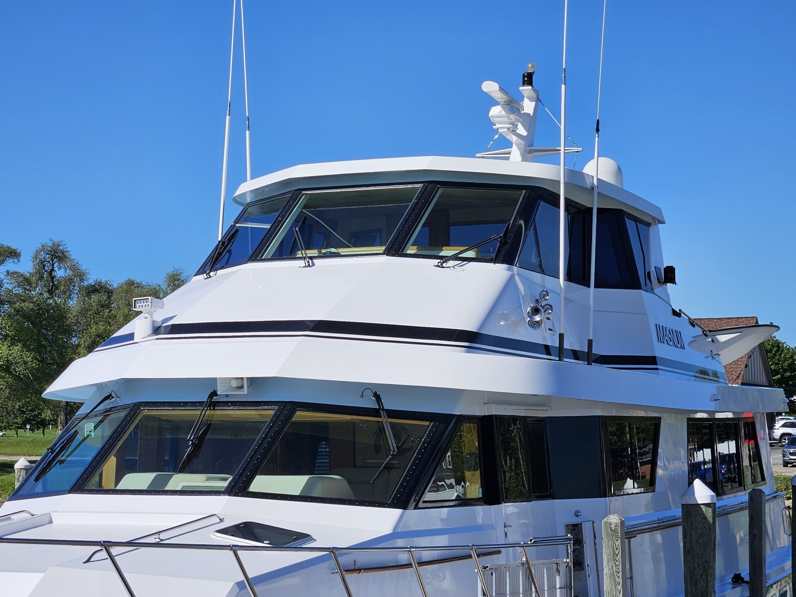 1991 Hatteras 70 Cockpit Motor Yacht