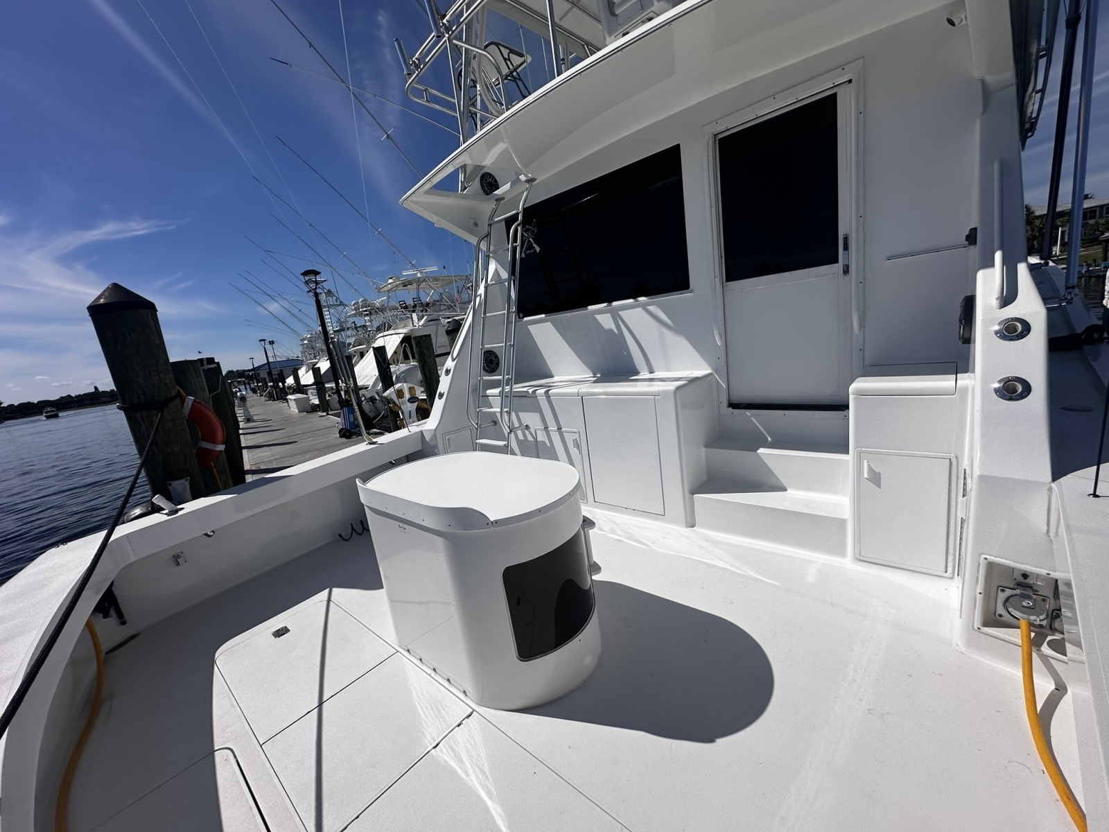 1997 Viking 58 Convertible