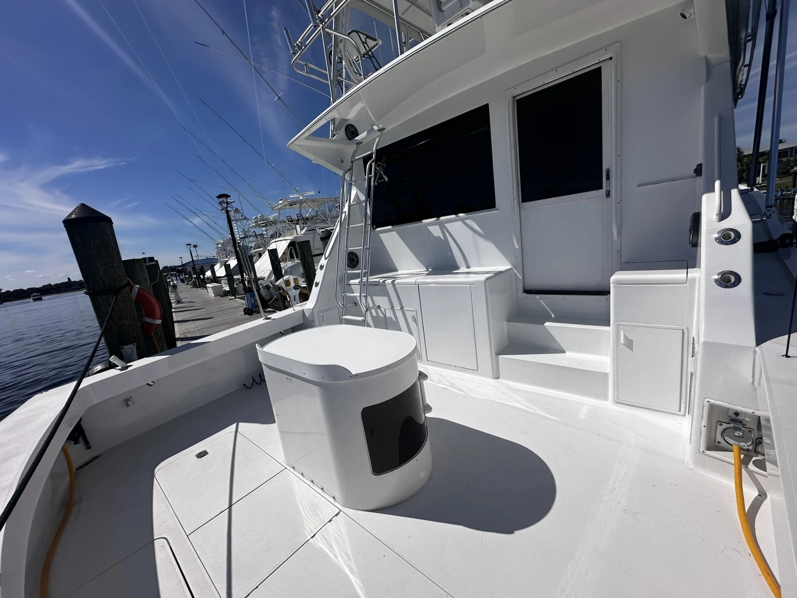 1997 Viking 58 Convertible