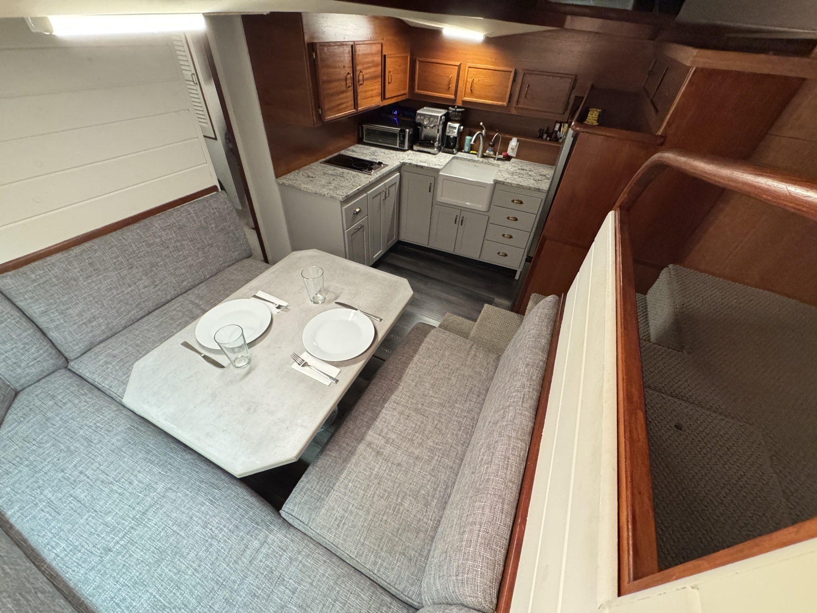 1985 Ocean Yachts 46 Sunliner