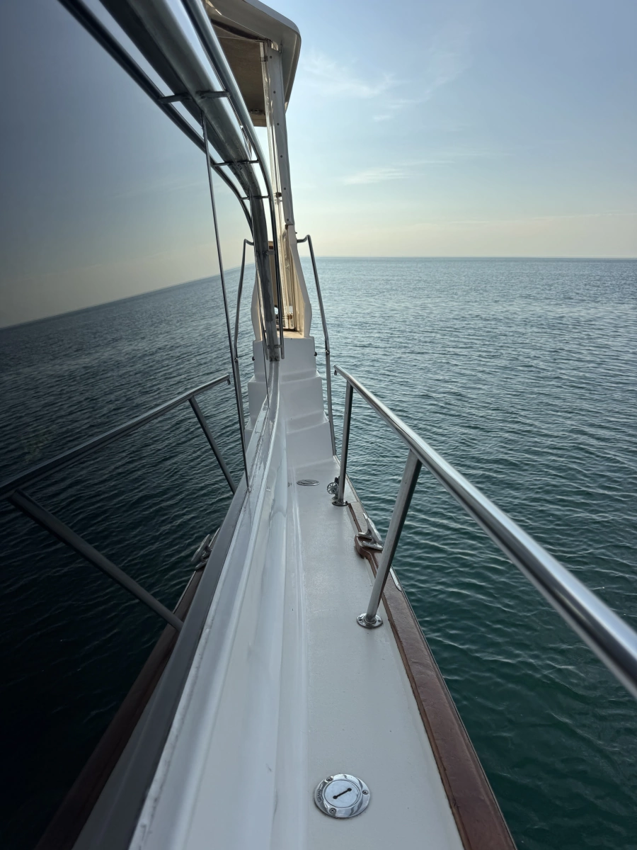 1985 Ocean Yachts 46 Sunliner