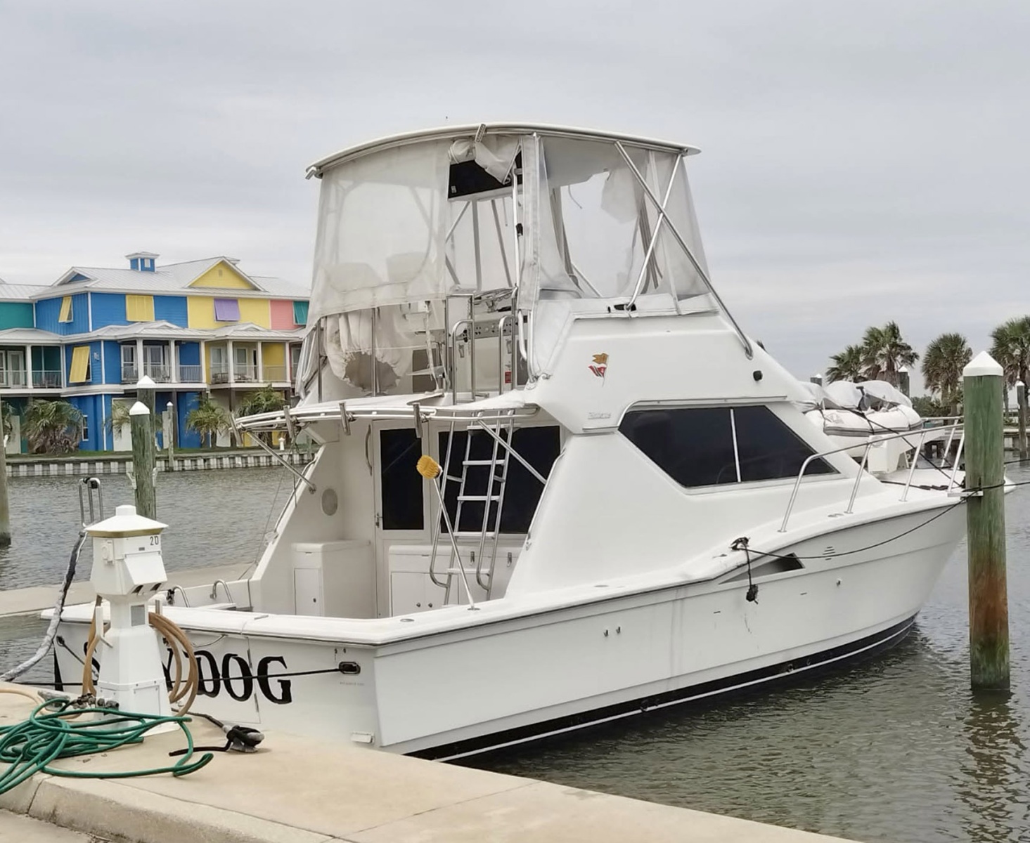 1995 Hatteras 39 Convertible