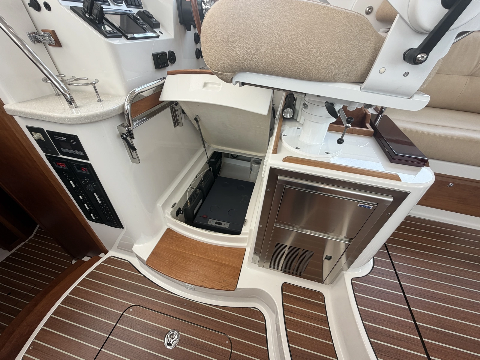 2017 Back Cove 37
