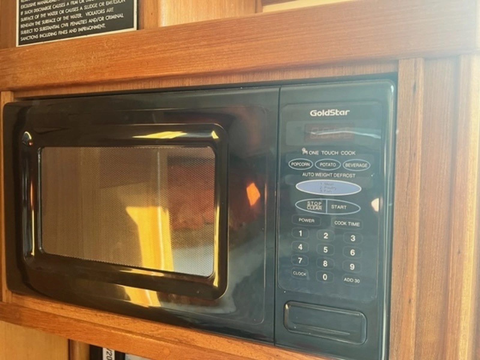 GoldStar Microwave
