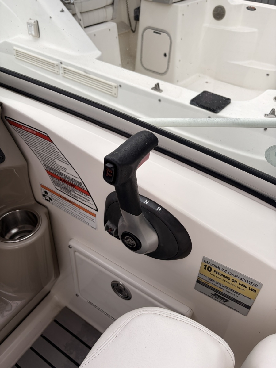 2007 Sea Ray 240 Sundancer