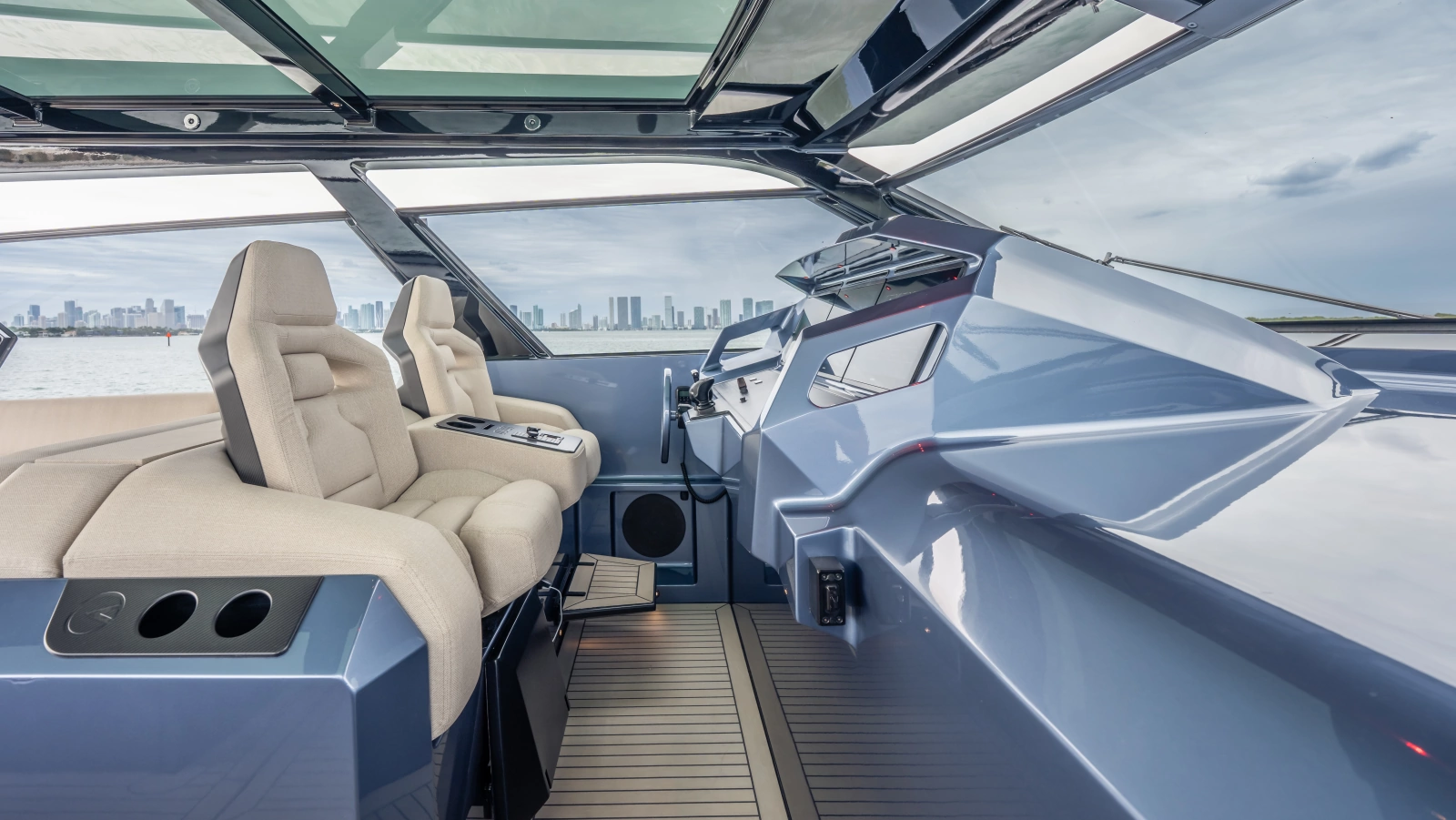 2026 Vanquish Yachts VQ70