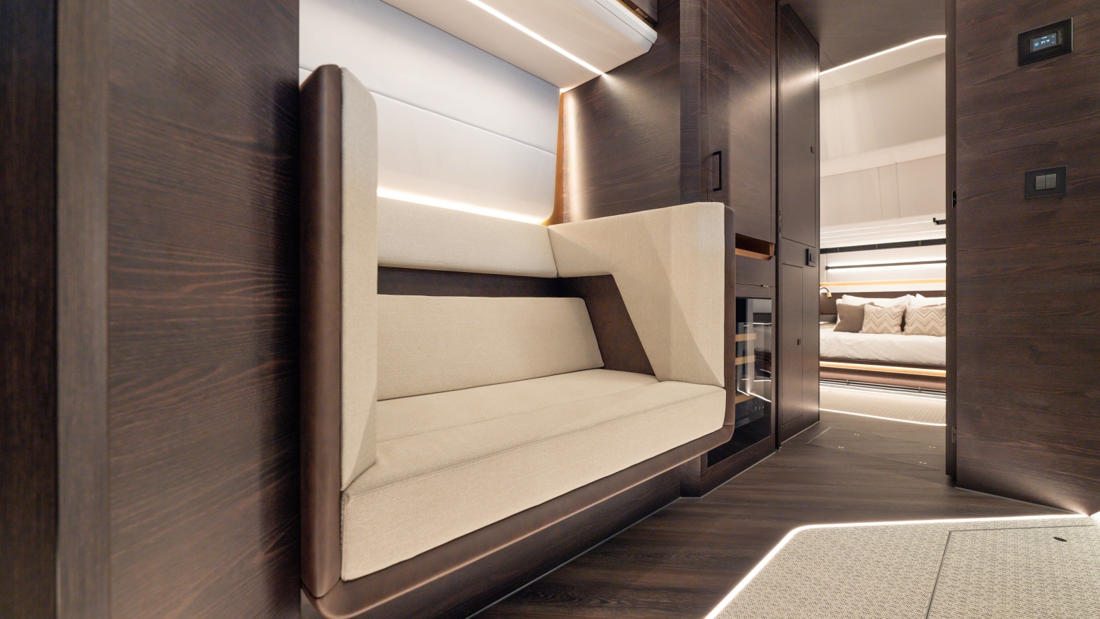 2026 Vanquish Yachts VQ70