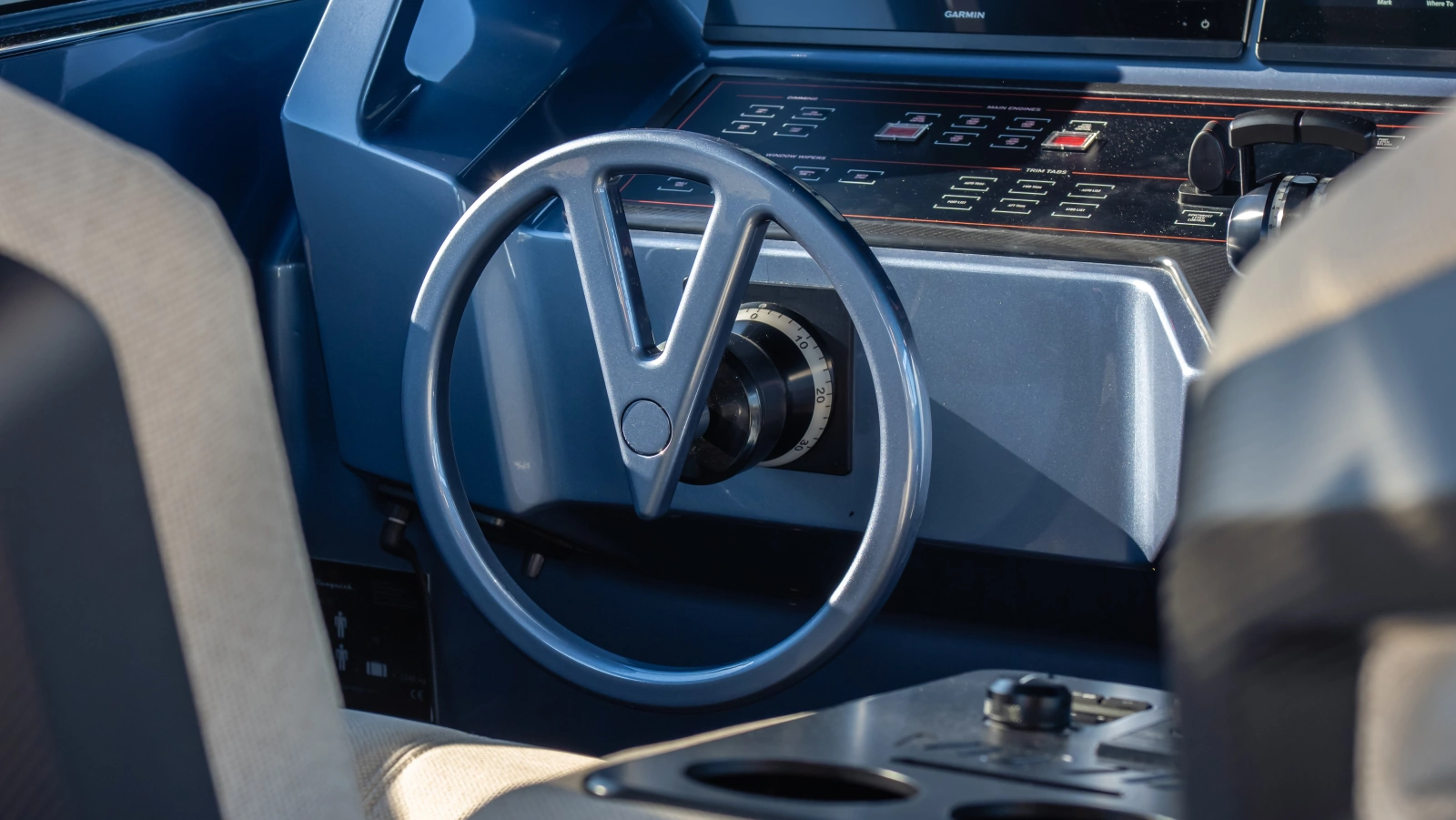 2026 Vanquish Yachts VQ70