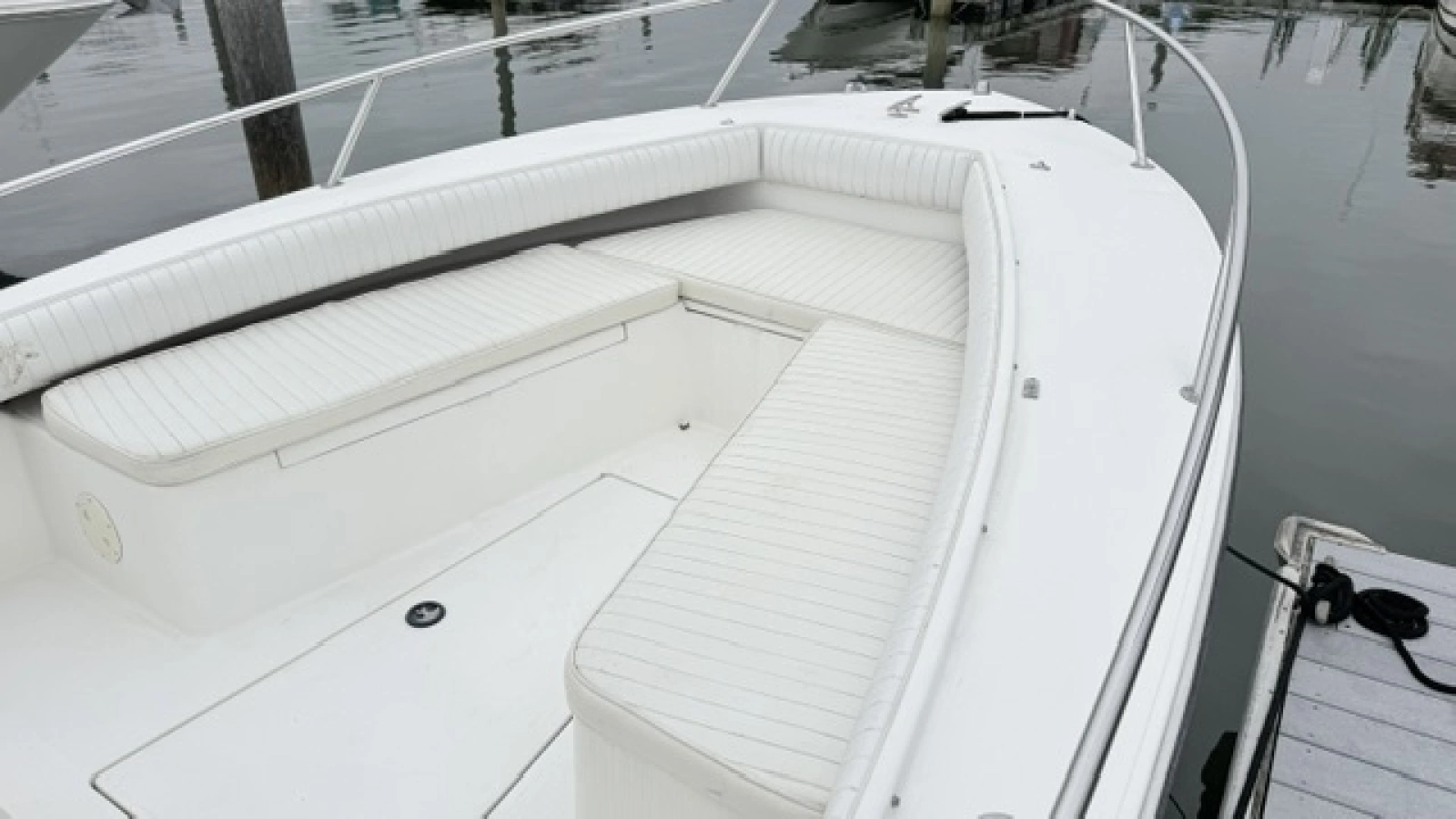 2000 Regulator Forward Seating