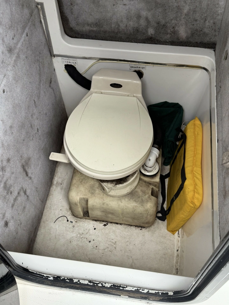 2000 Regulator Forward Seating