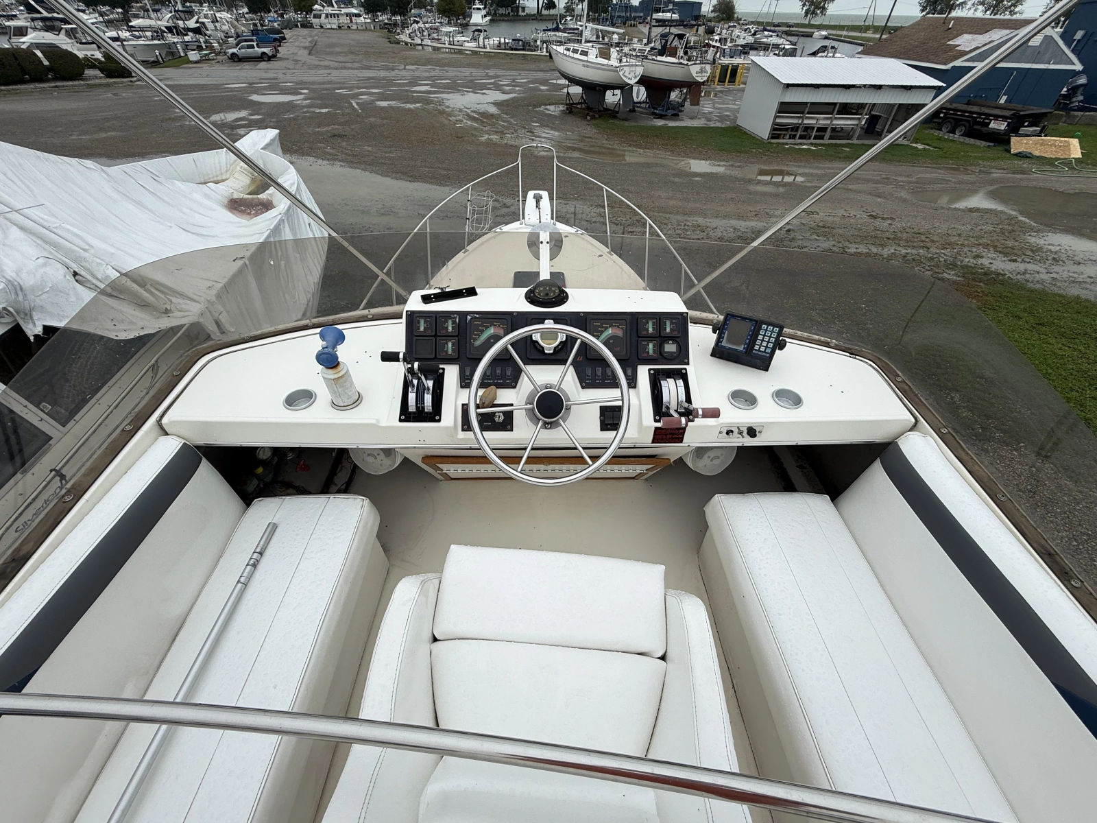 Lake Breeze 32ft Bayliner Yacht For Sale