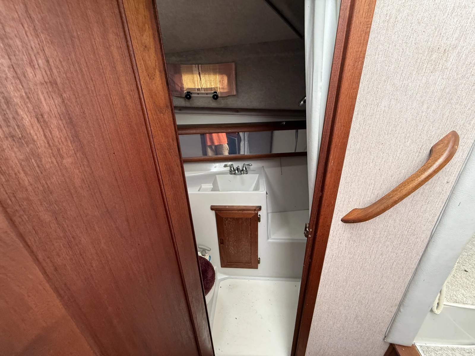 Lake Breeze 32ft Bayliner Yacht For Sale