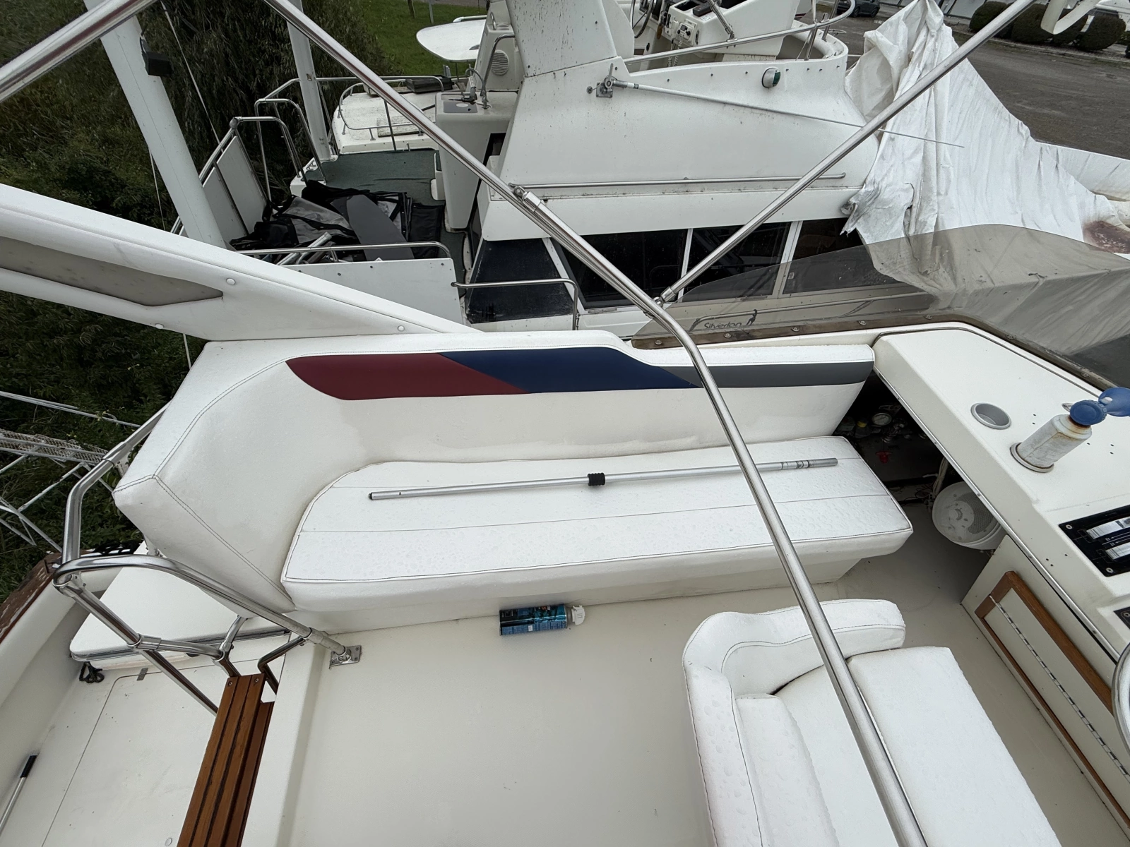 Lake Breeze 32ft Bayliner Yacht For Sale