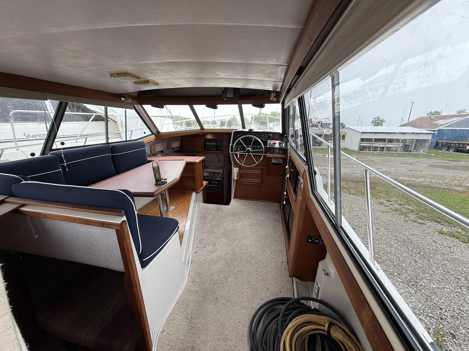 Lake Breeze 32ft Bayliner Yacht For Sale