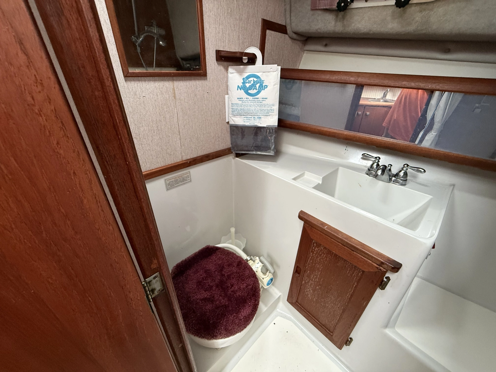 Lake Breeze 32ft Bayliner Yacht For Sale