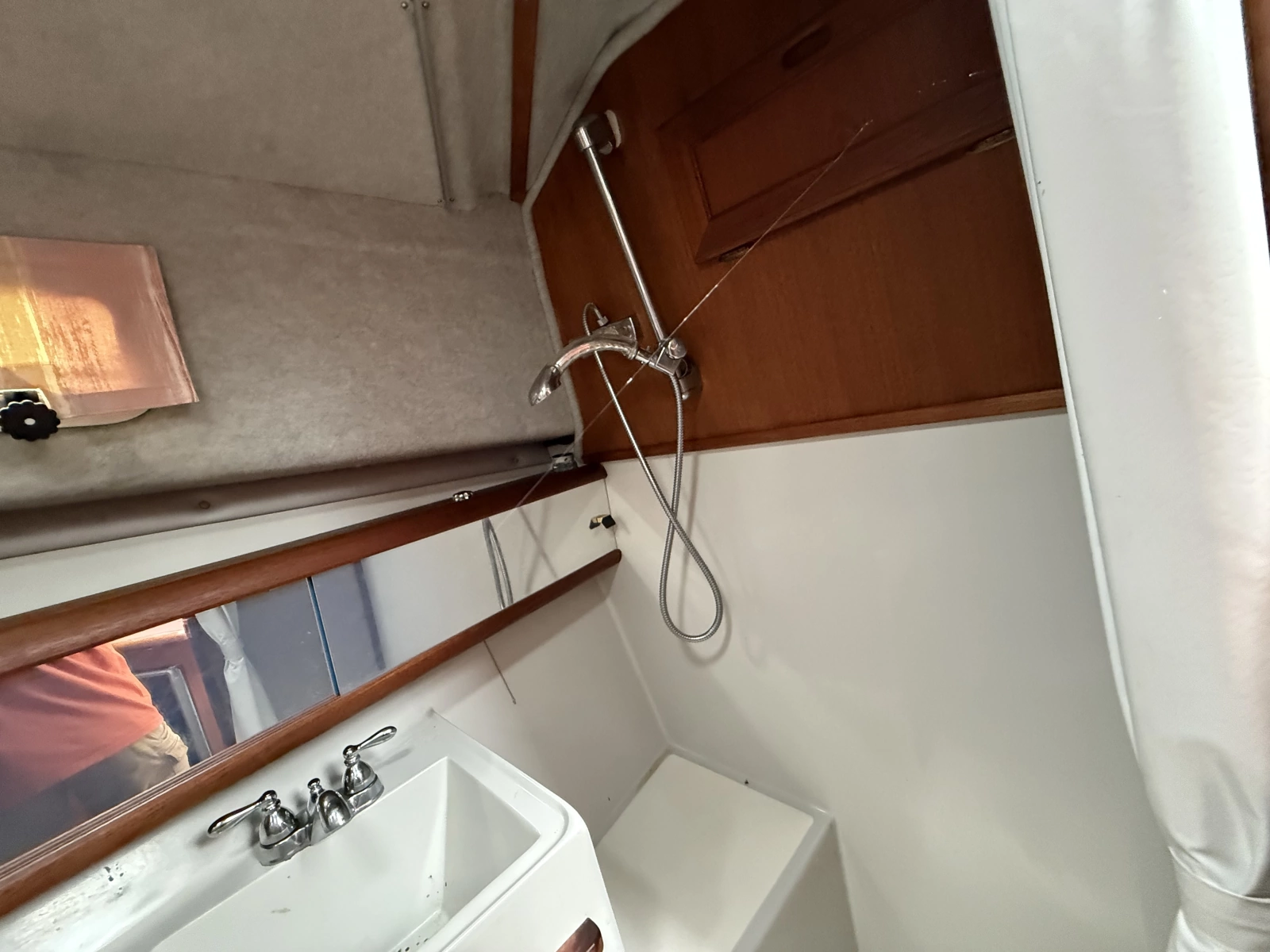 Lake Breeze 32ft Bayliner Yacht For Sale