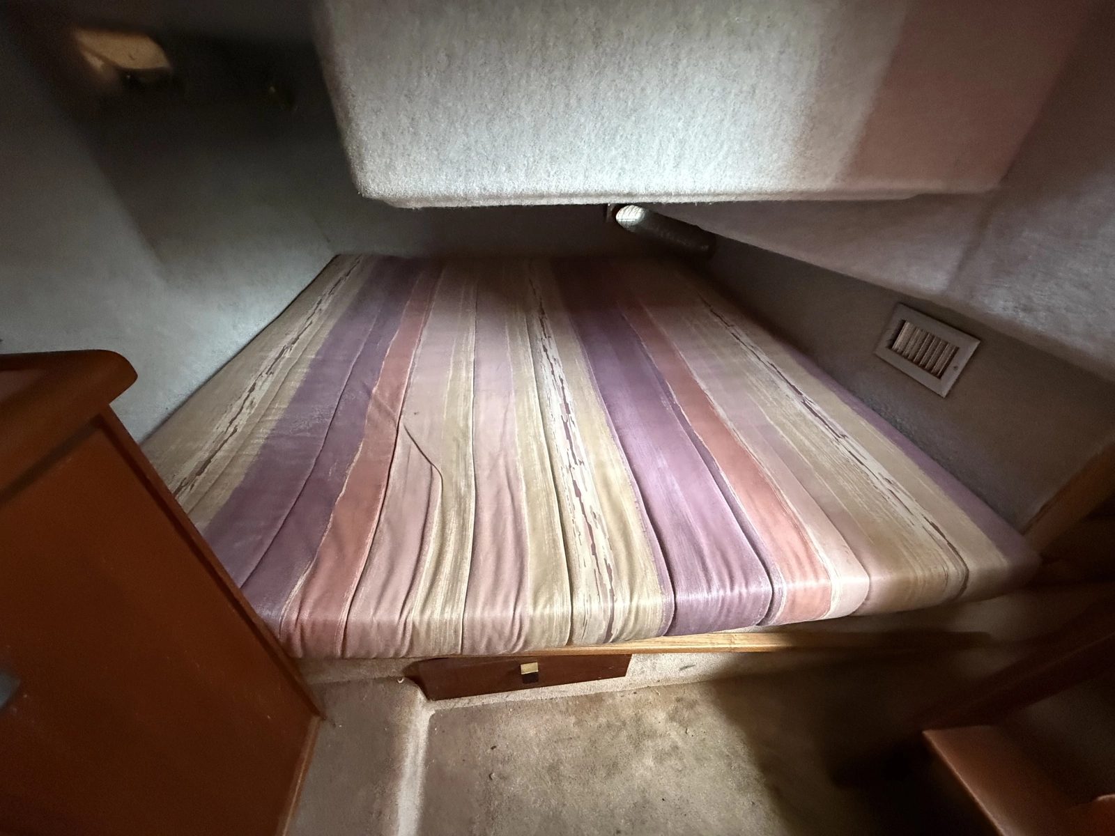 Lake Breeze 32ft Bayliner Yacht For Sale